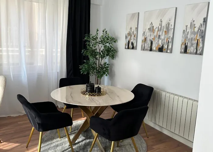 Rambla Flat 10 لقنت